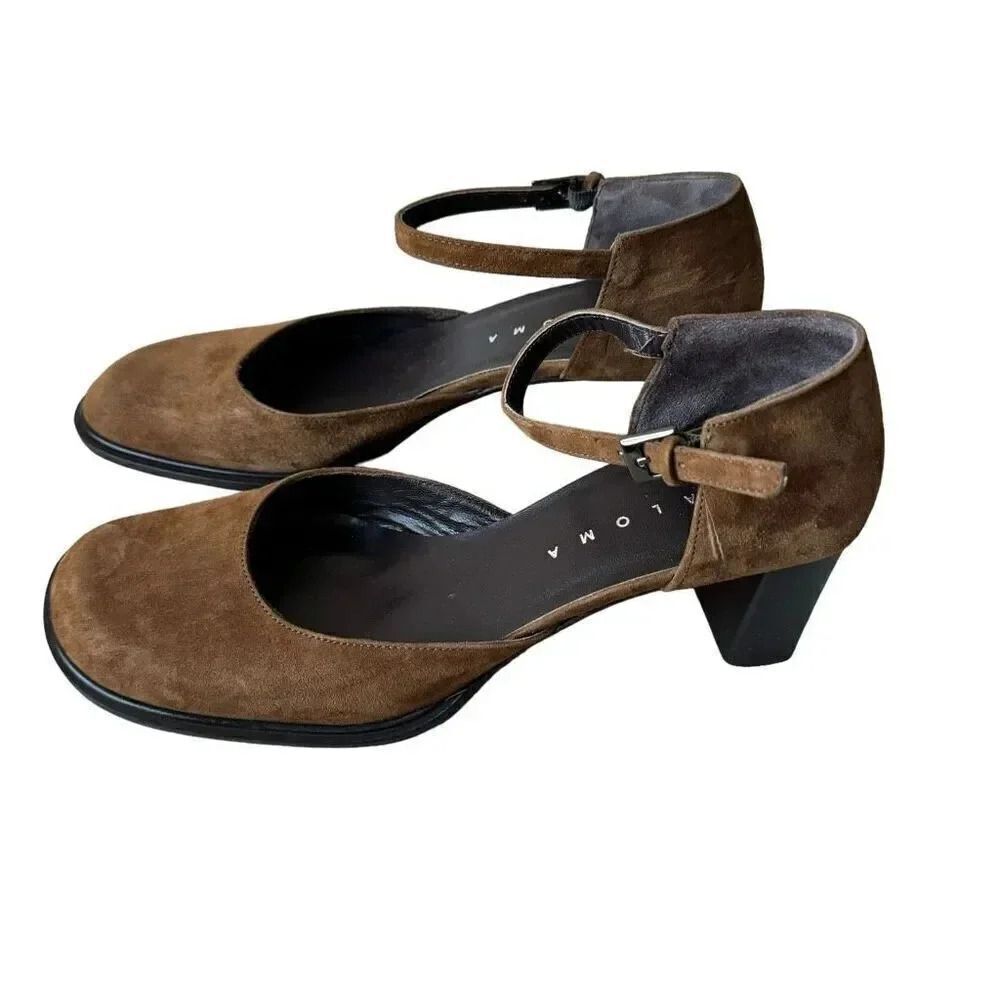 Paloma Round Square Suede Toe Chunky Heels Mary Jane Shoes feature leather 7.5